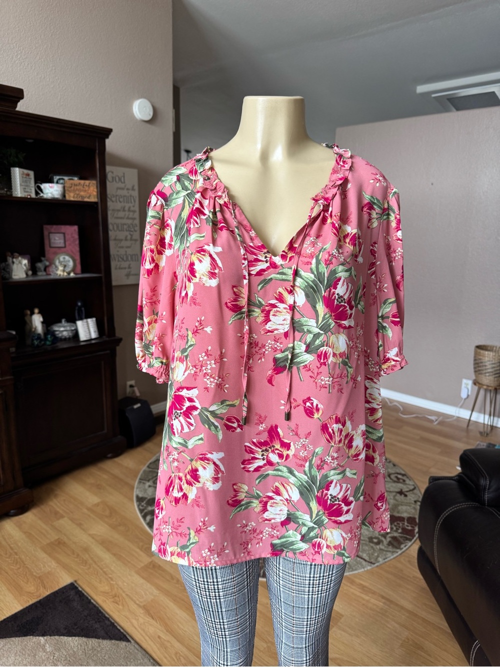 Style & Co pink floral short sleeves V-neck that ties blouse-size XL